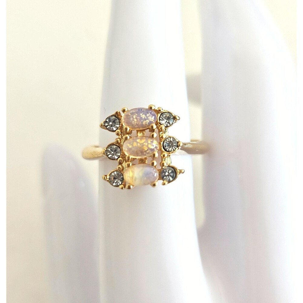 Vintage 1970s Avon Moon Glow Ring Faux Opal Rhinestone Gold-tone Size 7 Signed